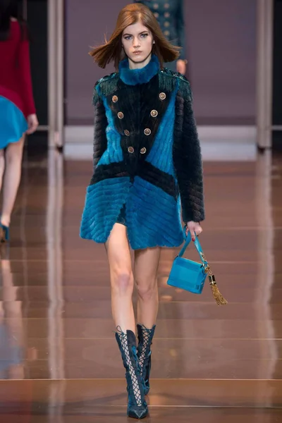 Look 7